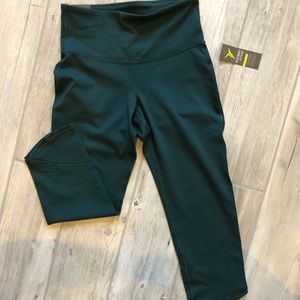 Old Navy Active Cropped Compression Leggings